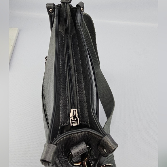 Jen & Co Posie Crossbody Bag Medium Charcoal - Picture 4 of 10